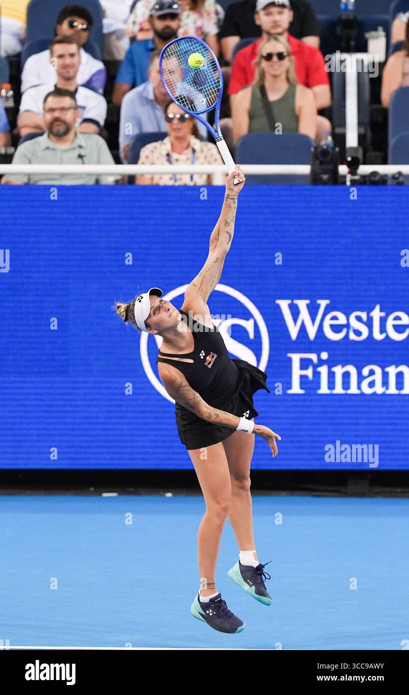 MASON, OH - AUG 9: Marketa Vondrousova serves to Aryna Sabalenka (not pictured) during the second round of womens singles at the 2025 Cincinnati Open Stock Photo