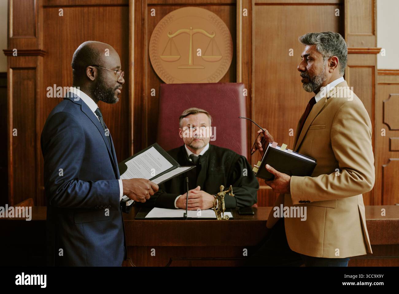 Lawyer courtroom case hi-res stock photography and images - Alamy