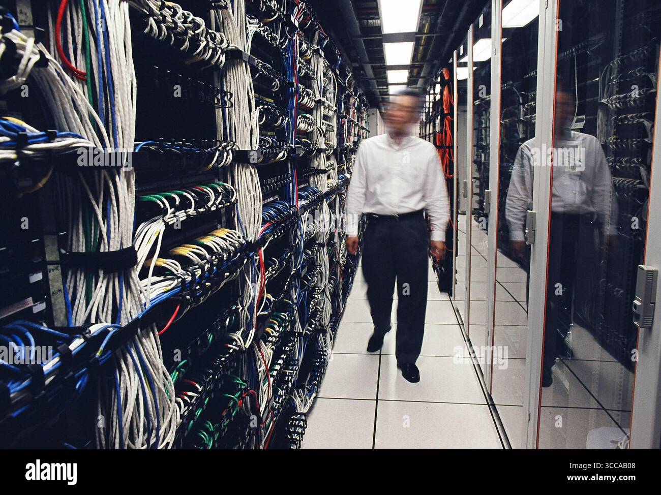 Workers in the office of Credit Suisse First Boston (CSFB), a leading stockbroker and investment bank. Stock Photo