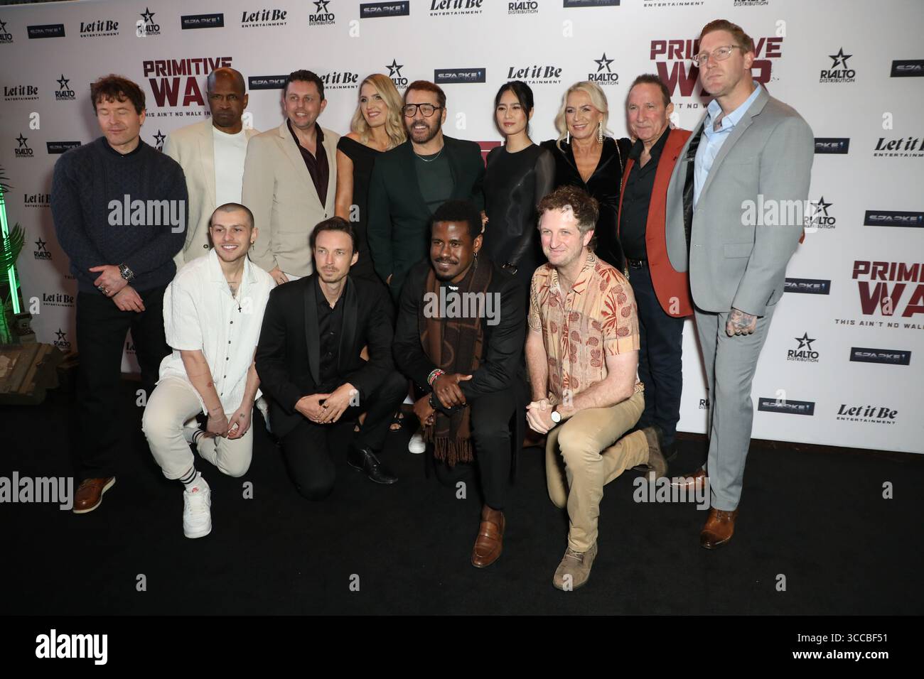 Back row l r hi-res stock photography and images - Page 6 - Alamy