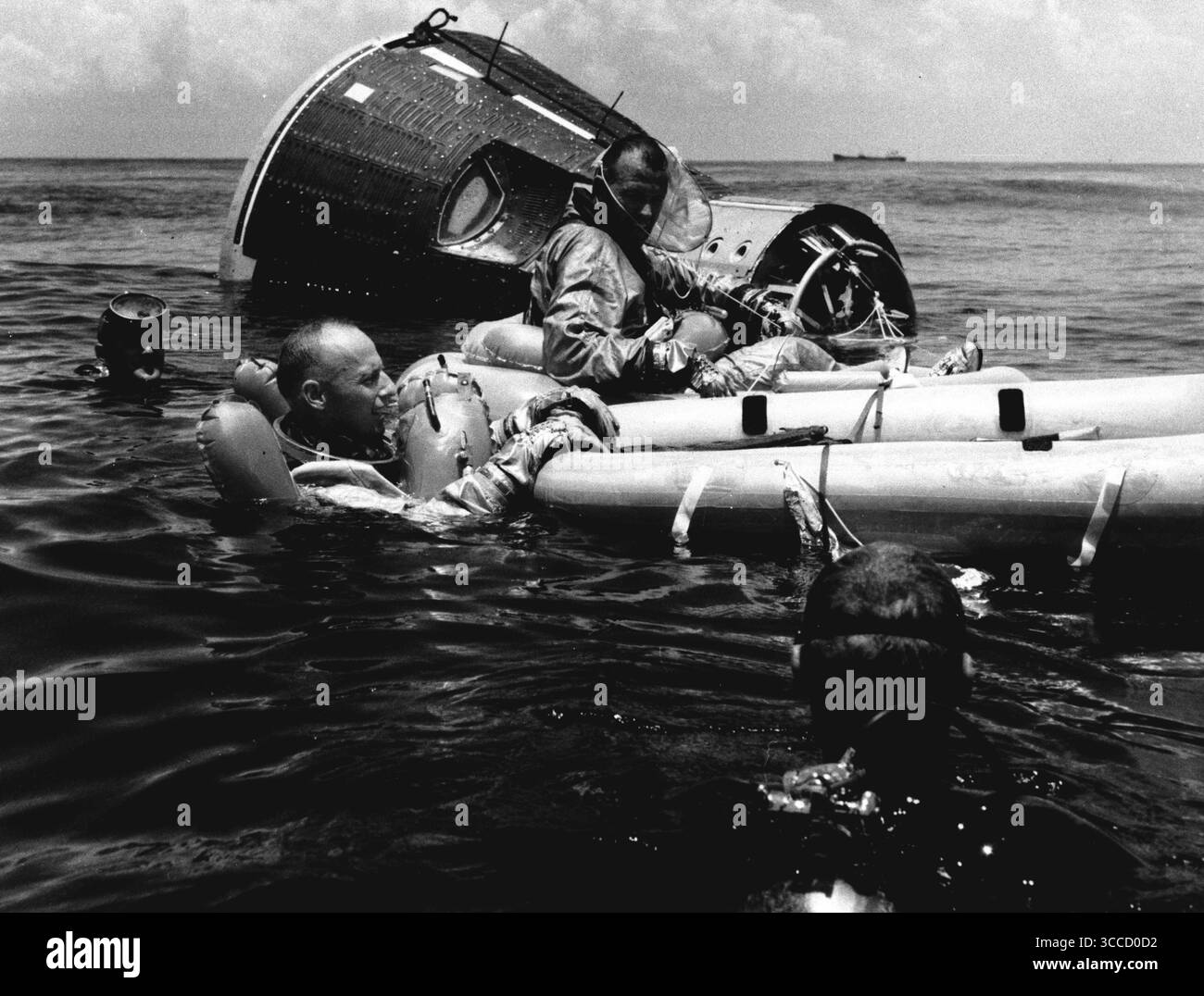 Gemini titan 5 command pilot hi-res stock photography and images - Alamy