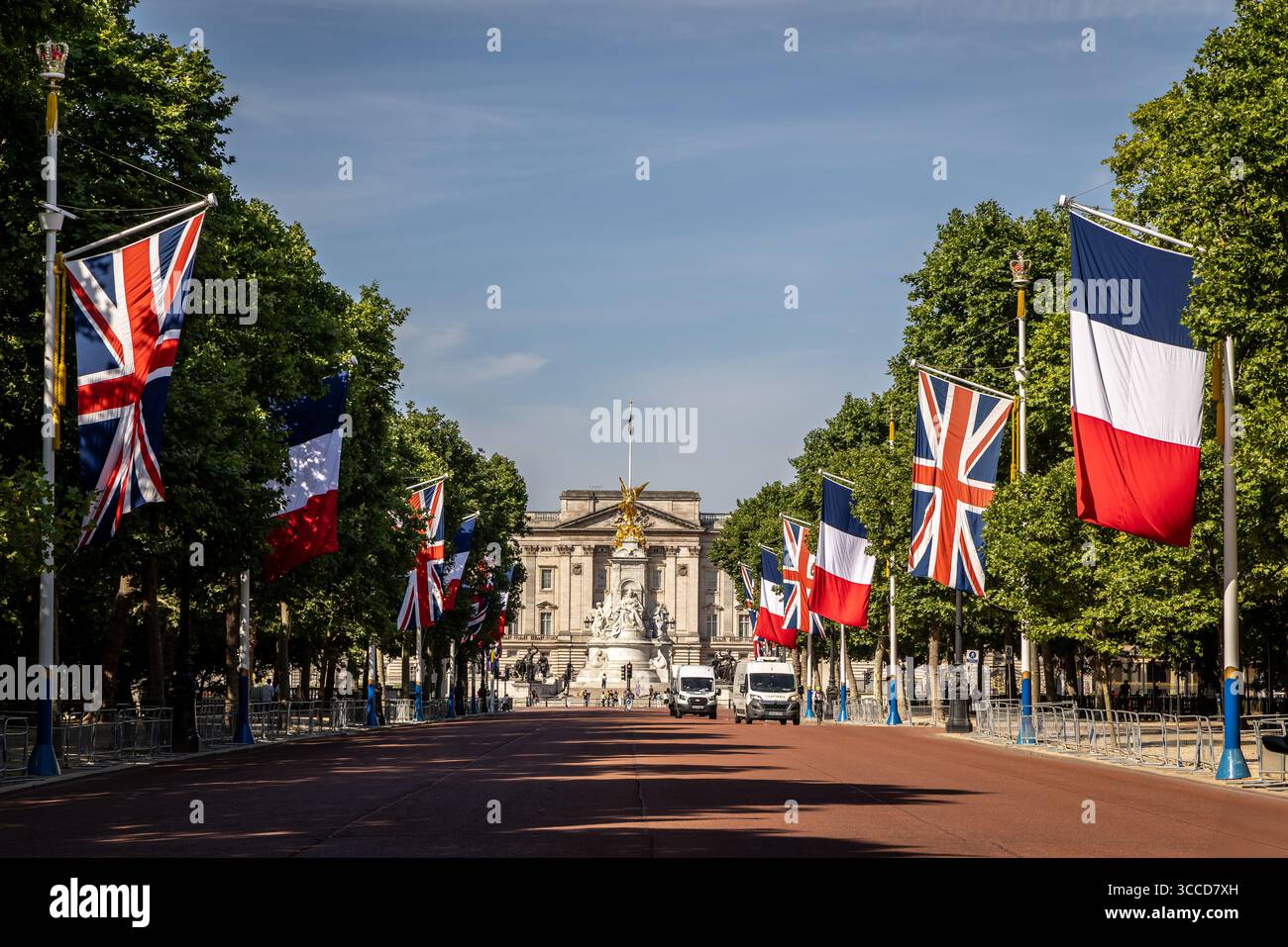 The Mall decorated with French and Union flags to commemorate the state visit of the French President, London, England, UK Stock Photo