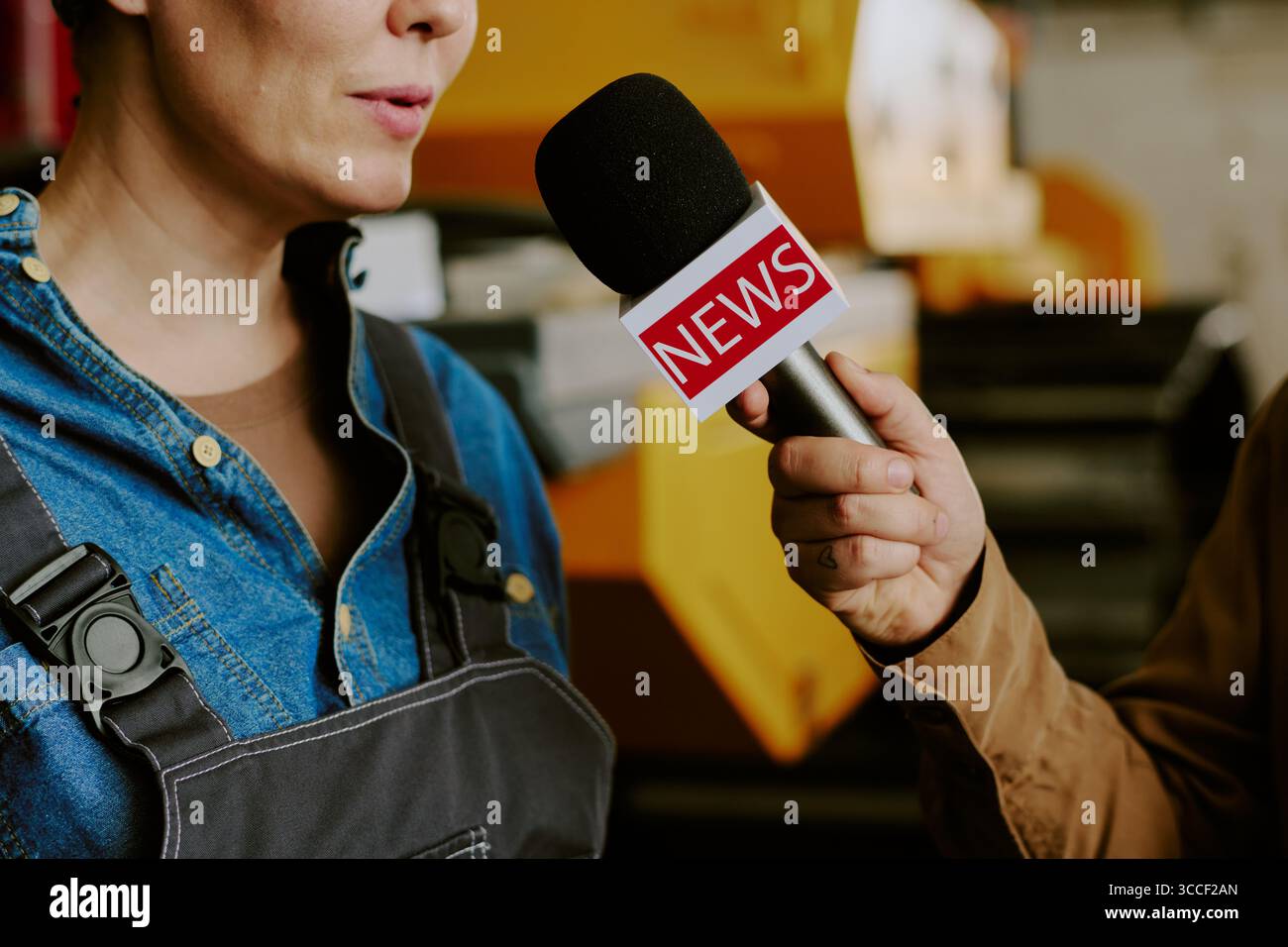 Interview In News News interview hi-res stock photography and images - Alamy
