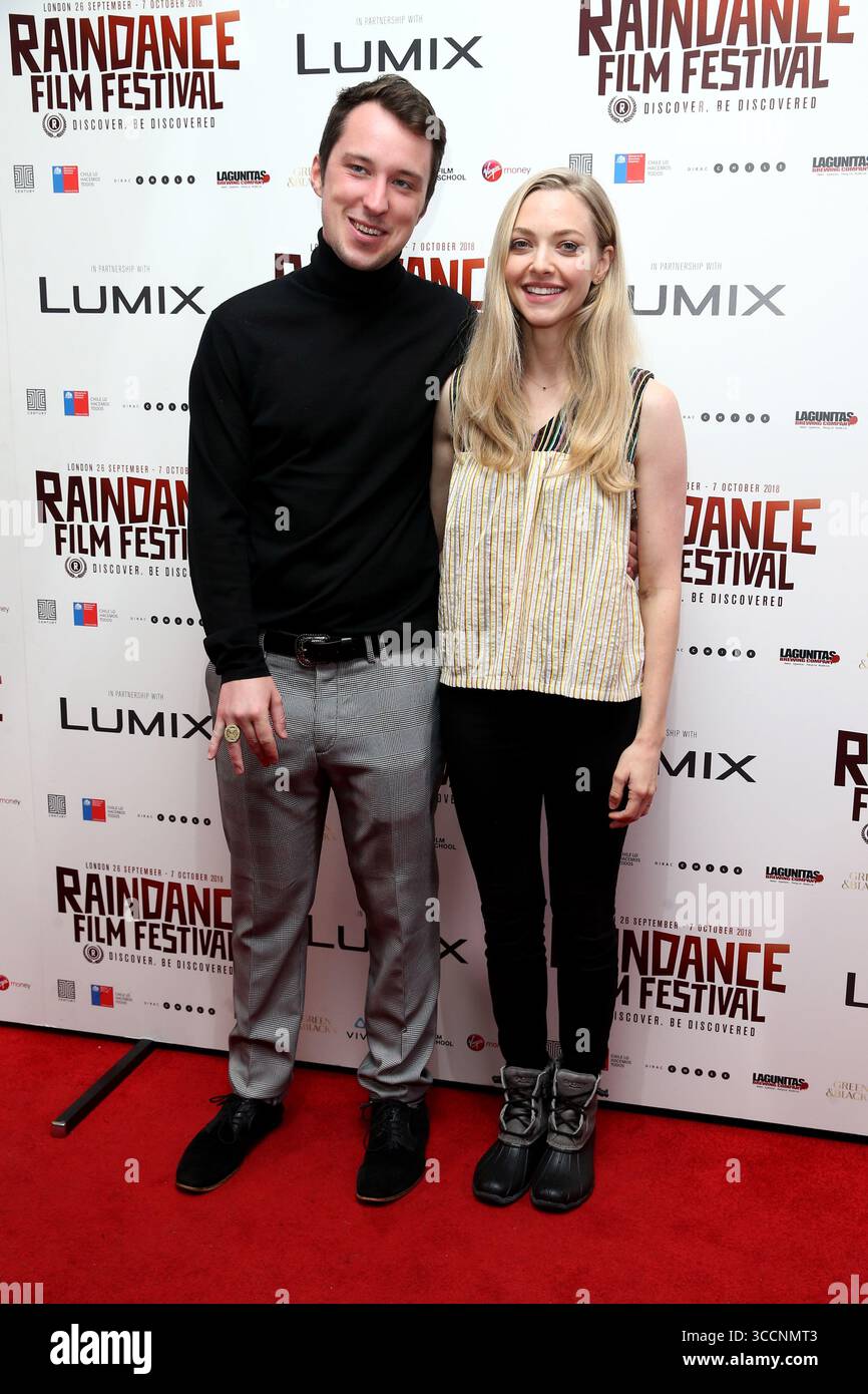 Celebrity Look-a-likes, image size:866x1390