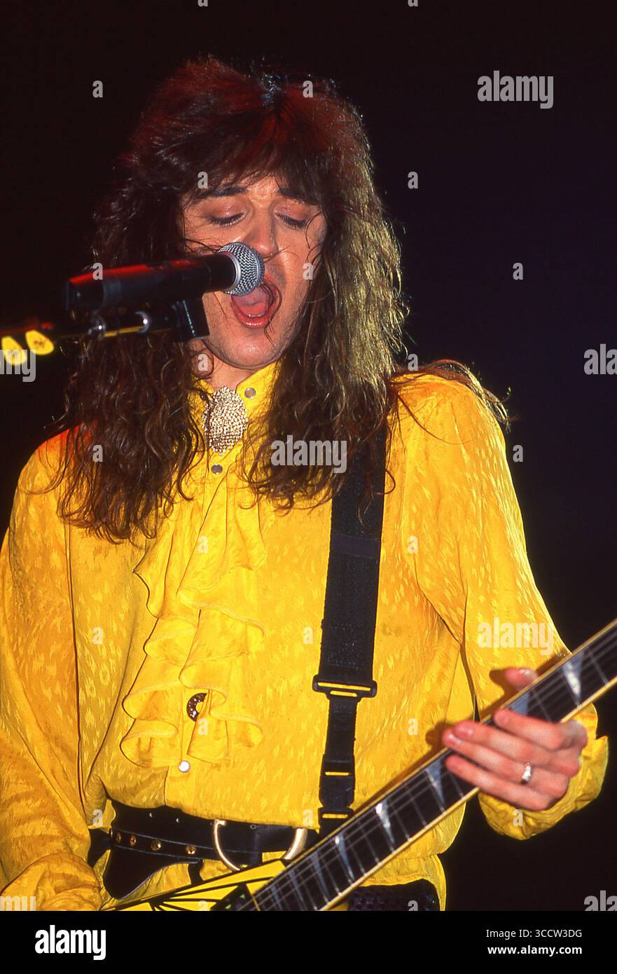 Stryper hi-res stock photography and images - Alamy