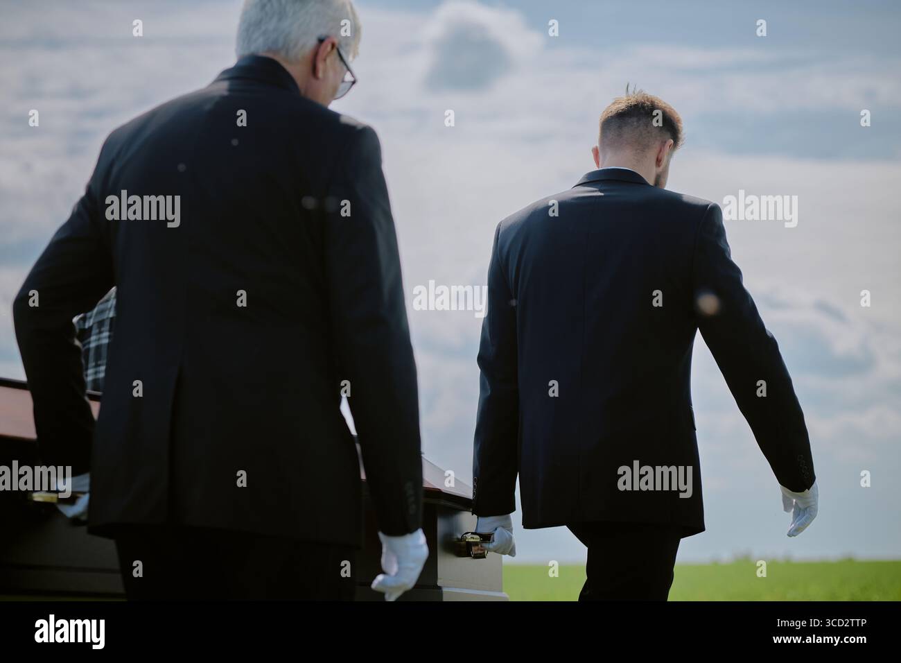 Coffin pallbearer hi-res stock photography and images - Alamy, image size:1300x956