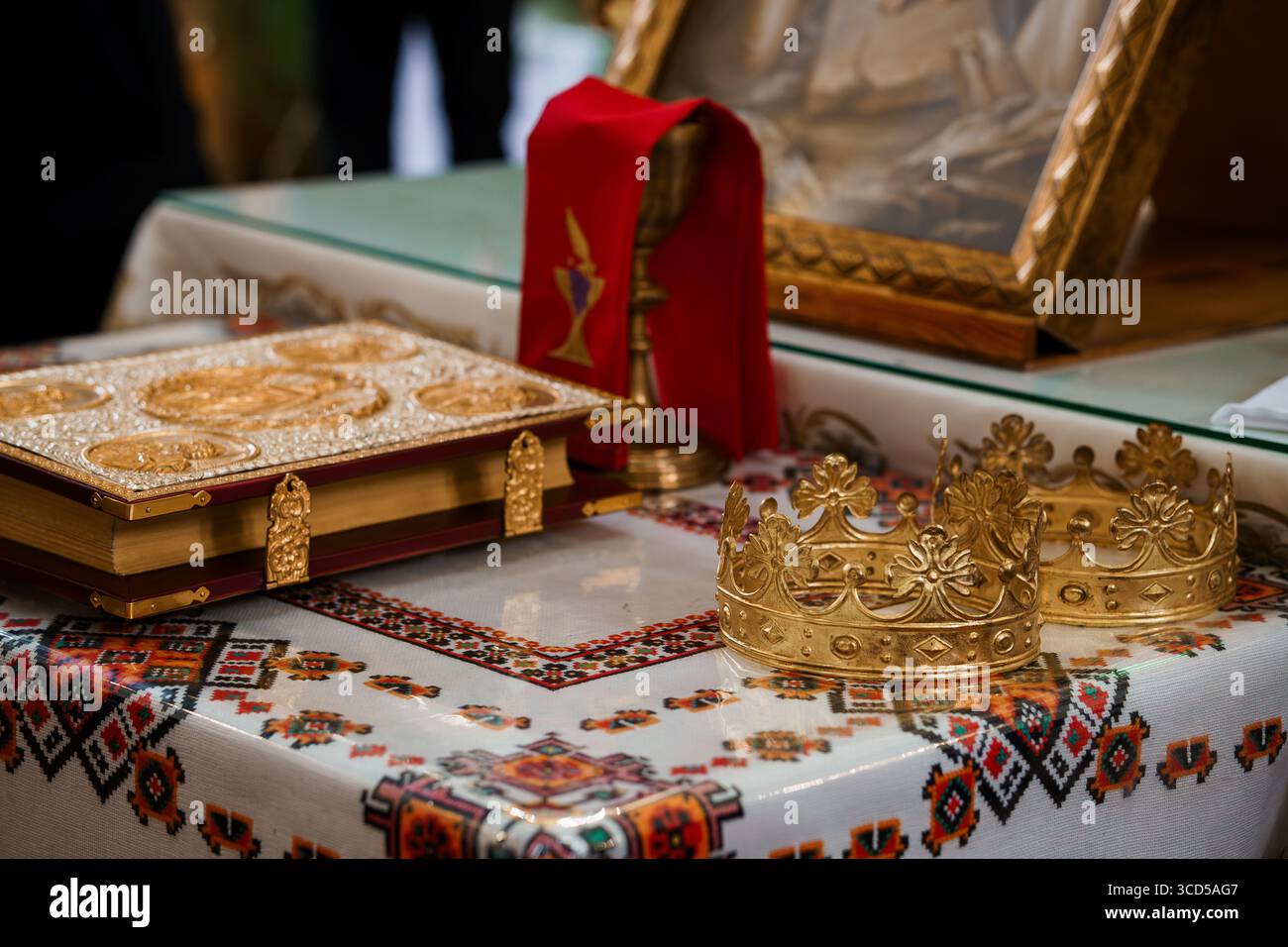 Sacred chalice covered red cloth hi-res stock photography and images ...