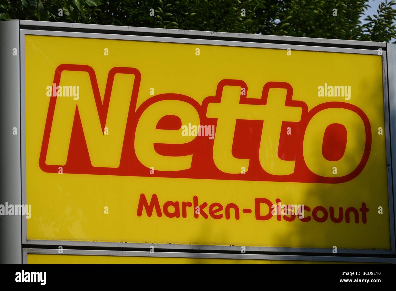 Netto Markendiscount, advertising sign, company logo, supermarket ...