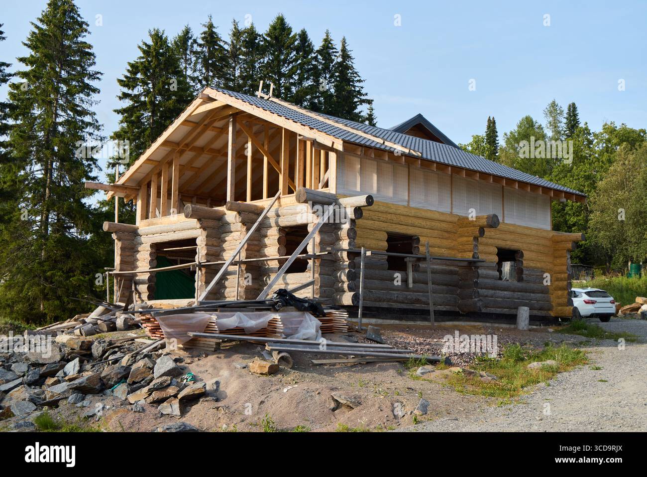 Log cabin under construction hi-res stock photography and images - Alamy