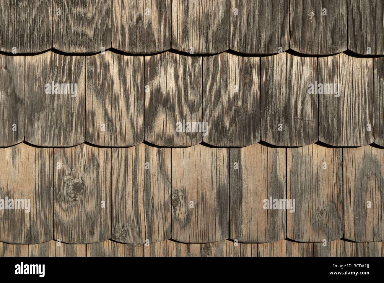 wooden shingles pattern in sunlight backgrounds Stock Photo - Alamy
