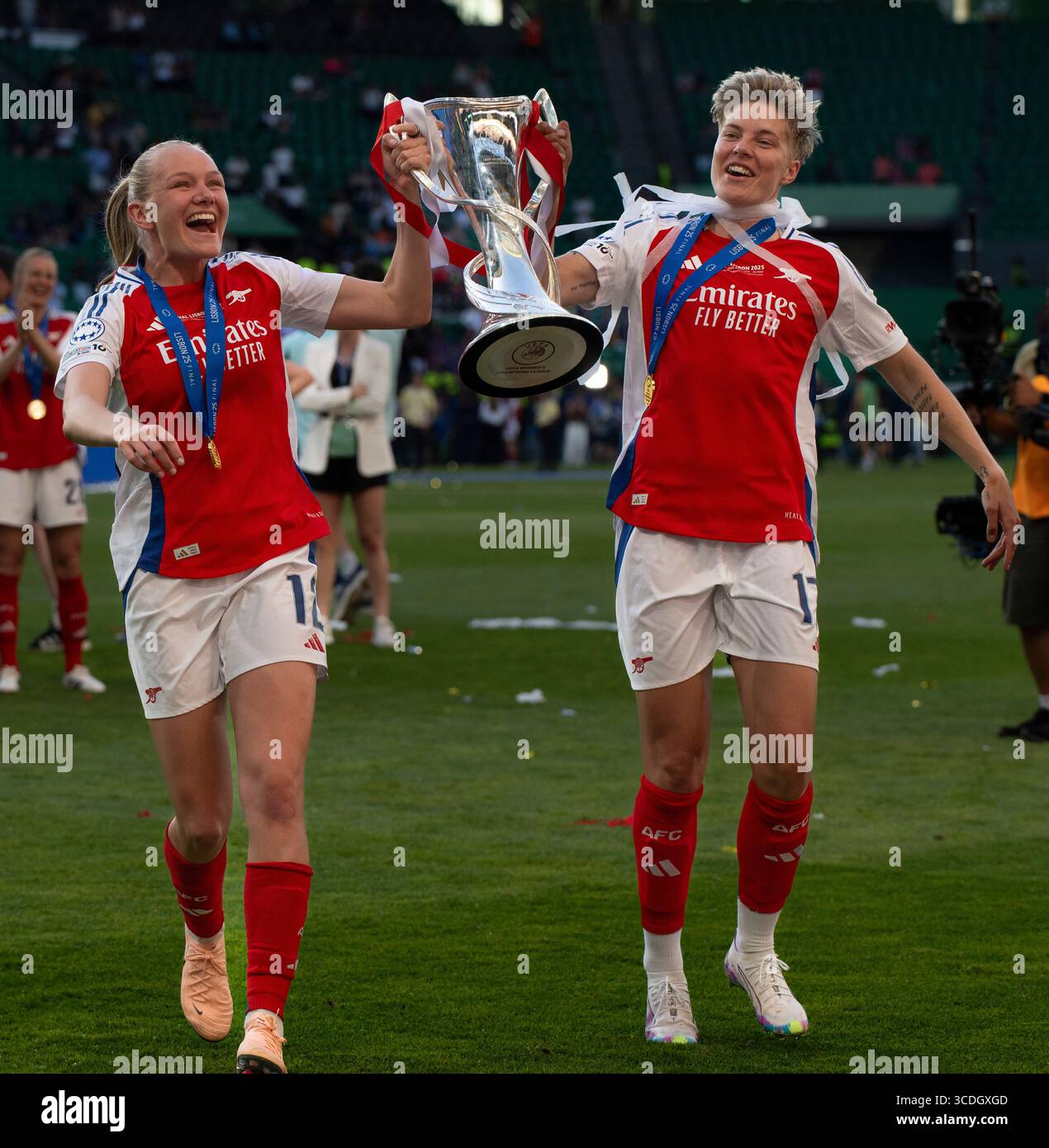 Arsenal Womens Champions League Trophy Hi res Stock Photography And Arsenal Womens Champions League Trophy Hi res Stock Photography And