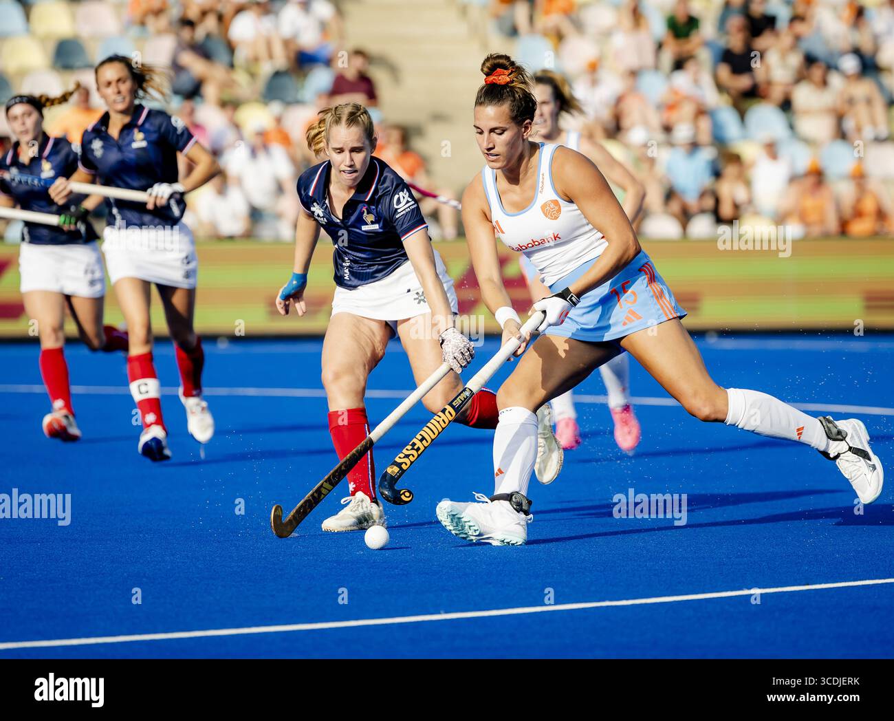 MONCHENGLADBACH - Frédérique Matla of the Netherlands in action against ...