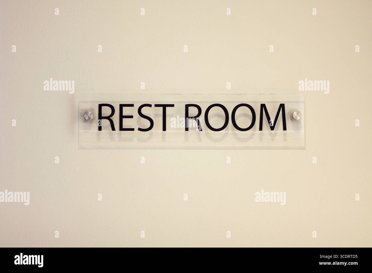 Restroom guide sign hi-res stock photography and images - Alamy