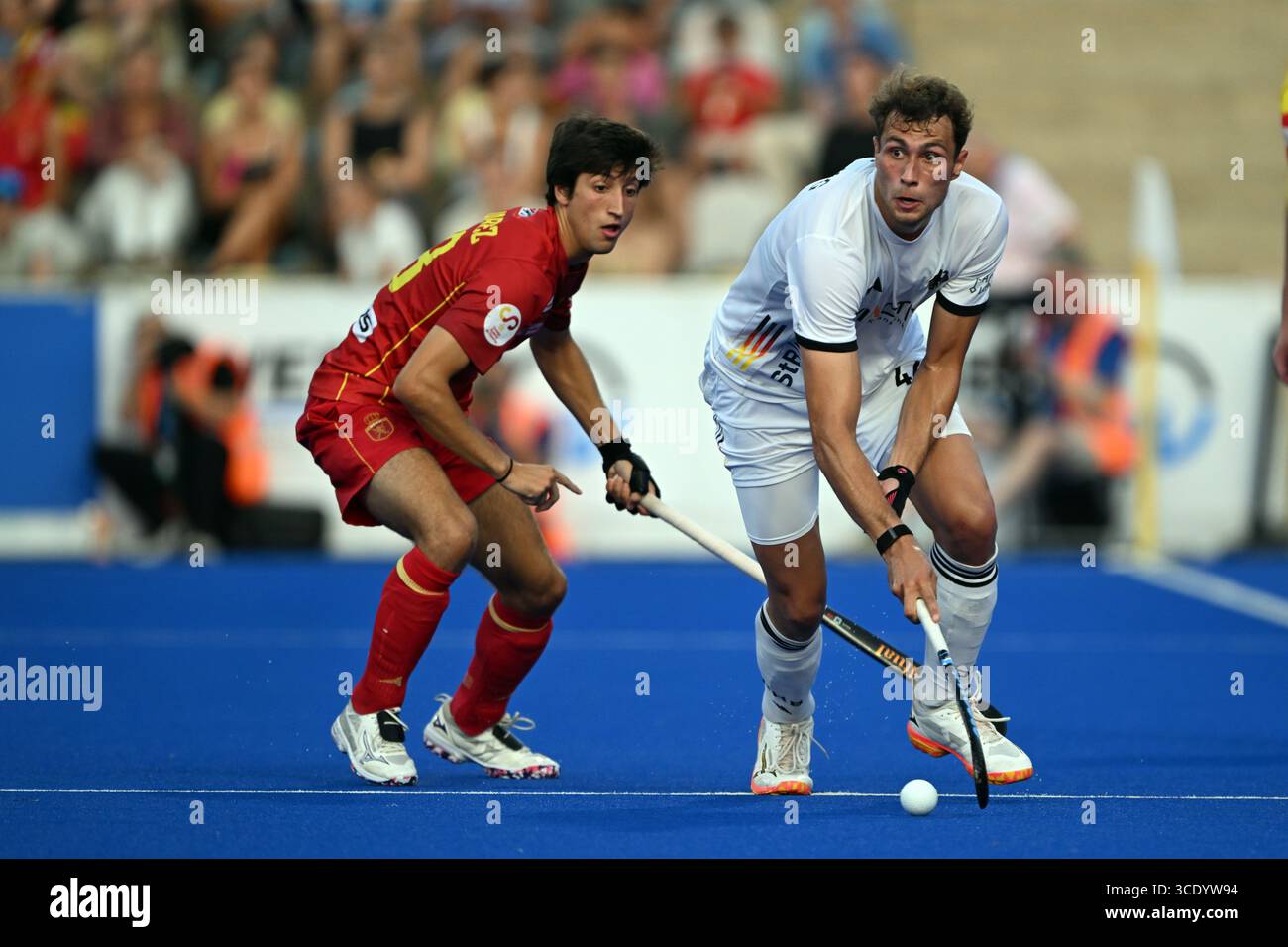 14 August 2025, North Rhine-Westphalia, Mönchengladbach: Field hockey ...