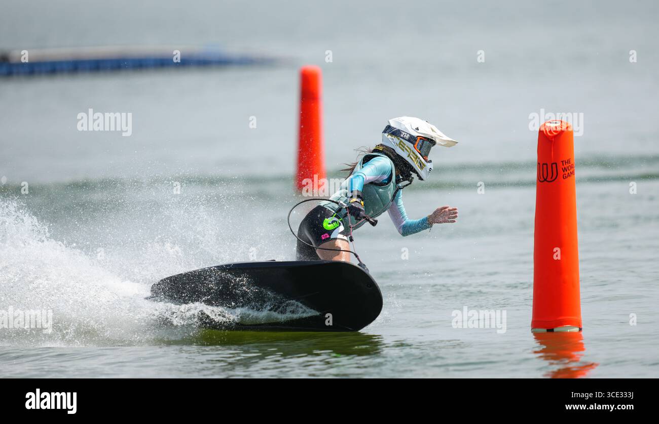 (250815) -- CHENGDU, Aug. 15, 2025 (Xinhua) -- Gao Jiayin of team China ...