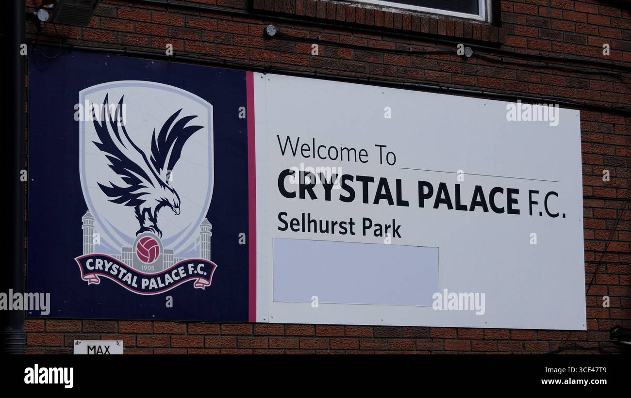 Crystal palace team hi-res stock photography and images - Alamy