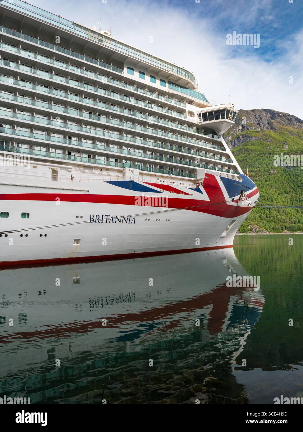 Britannia cruise ship hi-res stock photography and images - Alamy