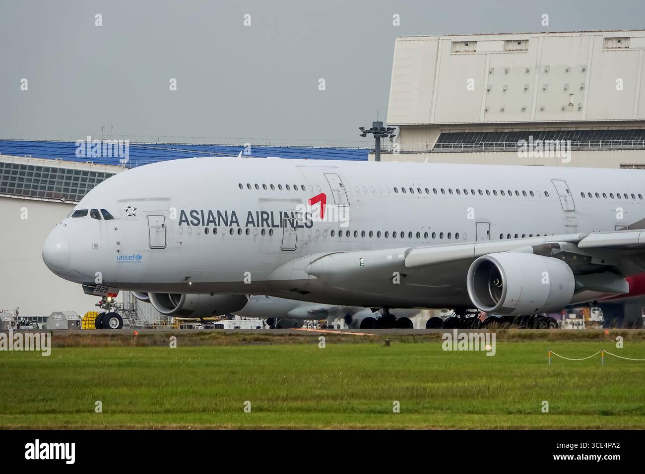 Asiana a380 hi-res stock photography and images - Alamy