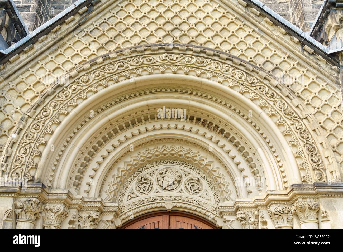 Geometric patterns in architecture hi-res stock photography and images ...