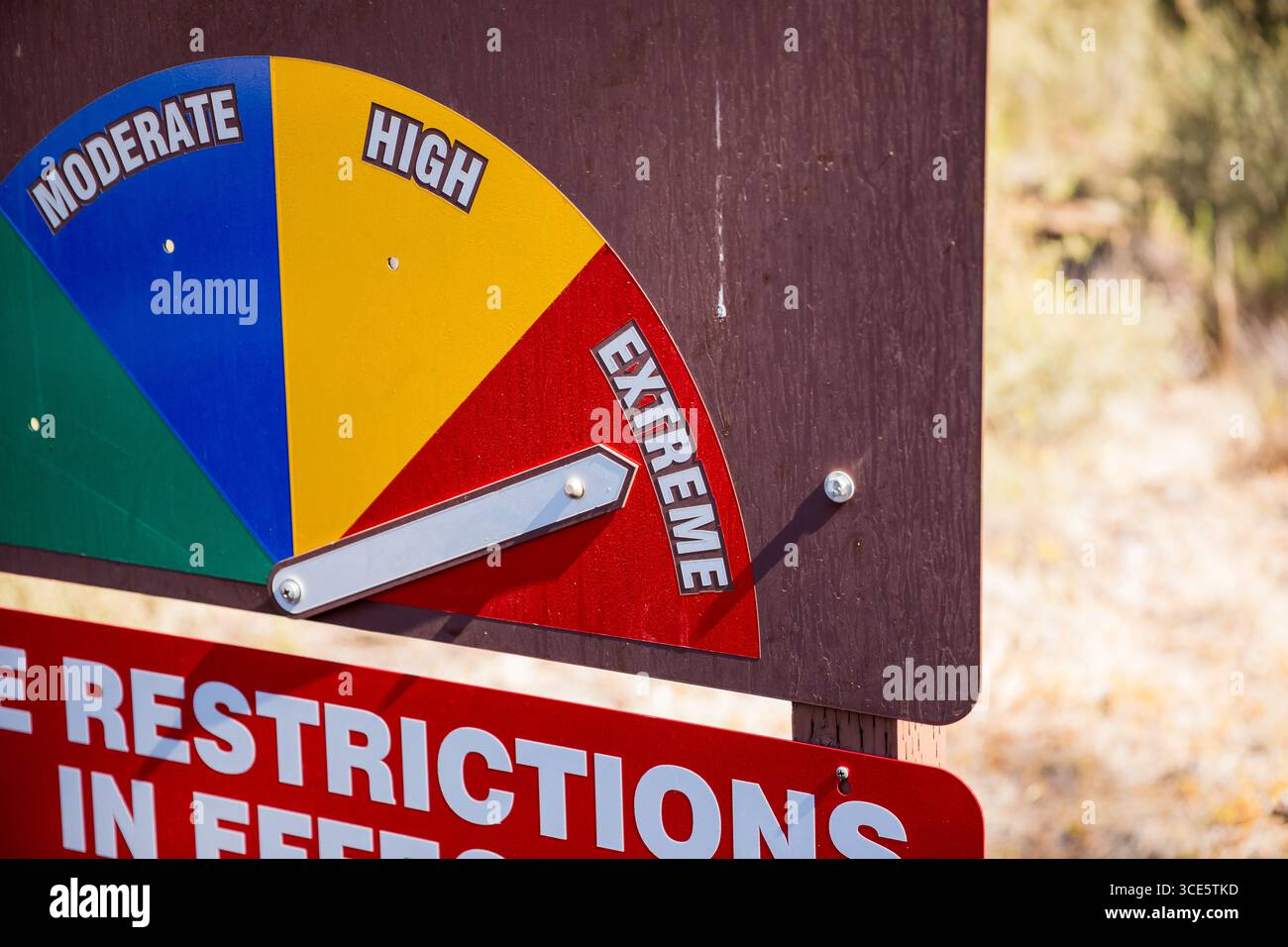 Extreme Fire Sign Extreme Fire Danger Sign Stock Photo - Alamy