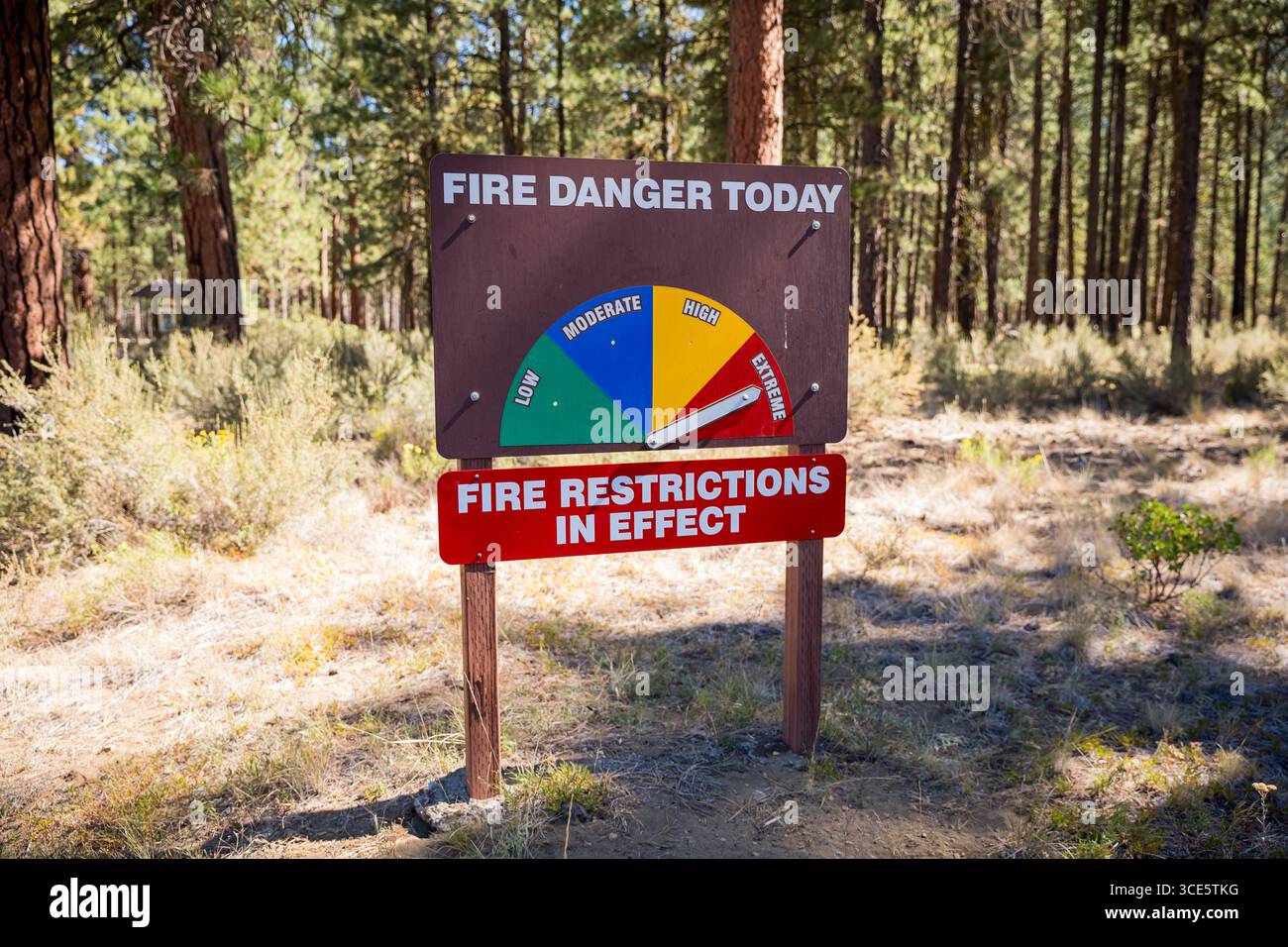 Extreme Fire Sign Extreme Fire Danger Sign Stock Photo - Alamy