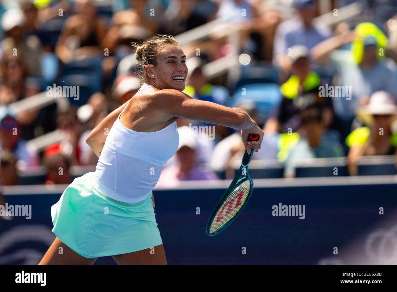 MASON, OHIO - AUGUST 15: Aryna Sabalenka in action against Elena Rybakina of Kazakhstan during Day 9 of the Cincinnati Open at the Lindner Family Tennis Center on August 15, 2025 in Mason, Ohio. (Photo by Mauricio Paiz) Stock Photo