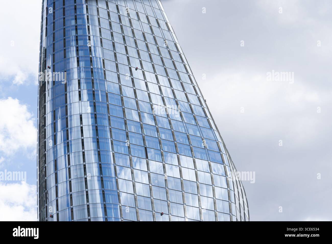 London United Kingdom - July 4 2025; Tall ultra-modern high-rise glass ... - Ultra Modern High-Rise Buildings