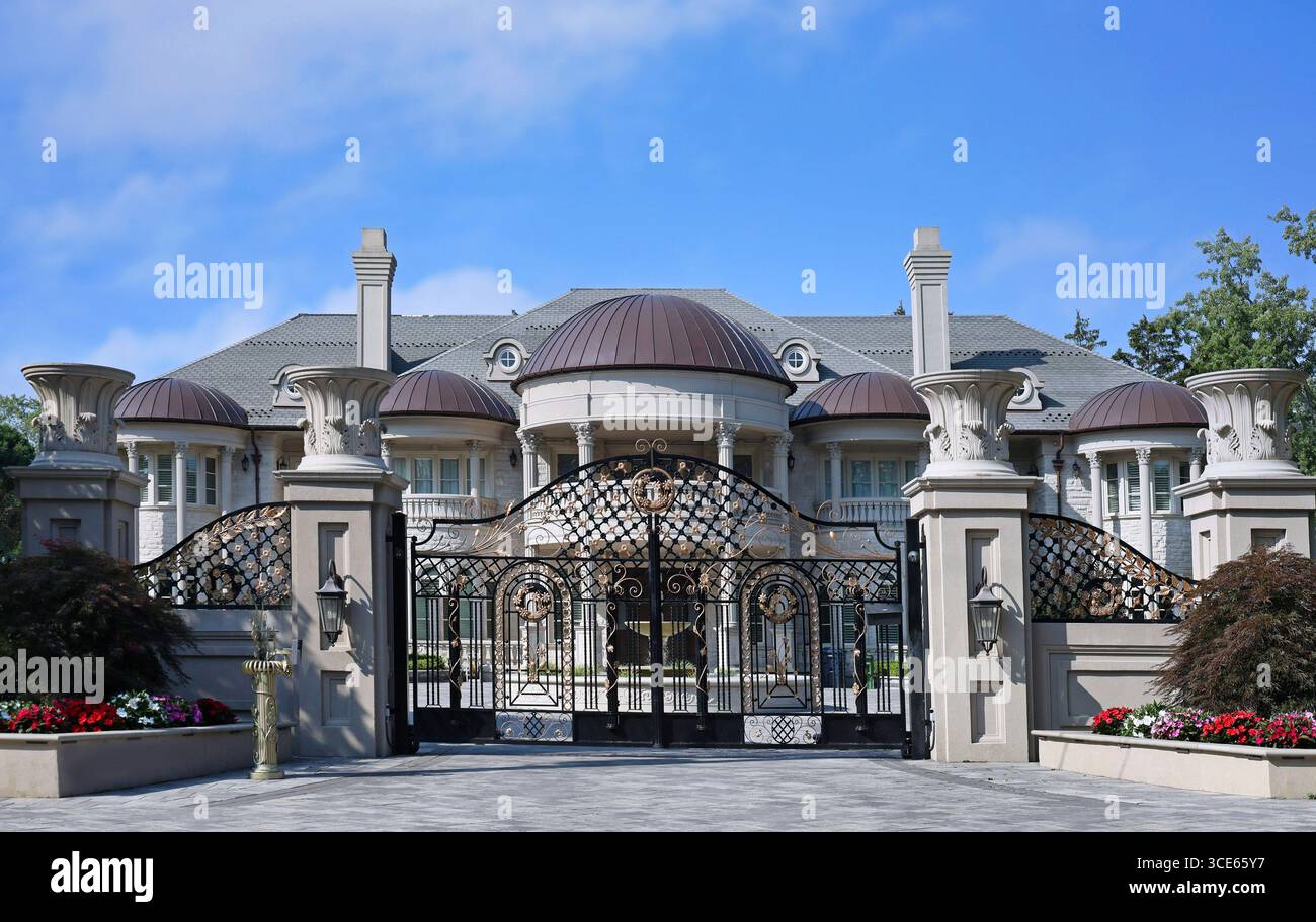 Palatial home hi-res stock photography and images - Alamy