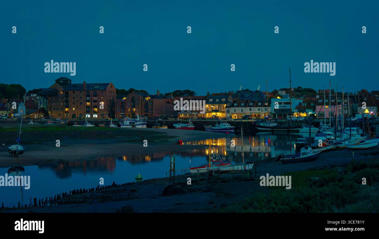 Light wells hi-res stock photography and images - Alamy