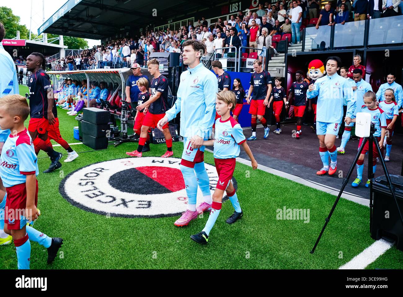 Rotterdam - Jordan Bos of Feyenoord Rotterdam during the second round of the 2025/2026 Eredivisie season. The match is set between Excelsior Rotterdam and Feyenoord Rotterdam at Stadion Woudestein on 16 August 2025 in Rotterdam, The Netherlands. (VK Sportphoto/Danny de Groot) Stock Photo