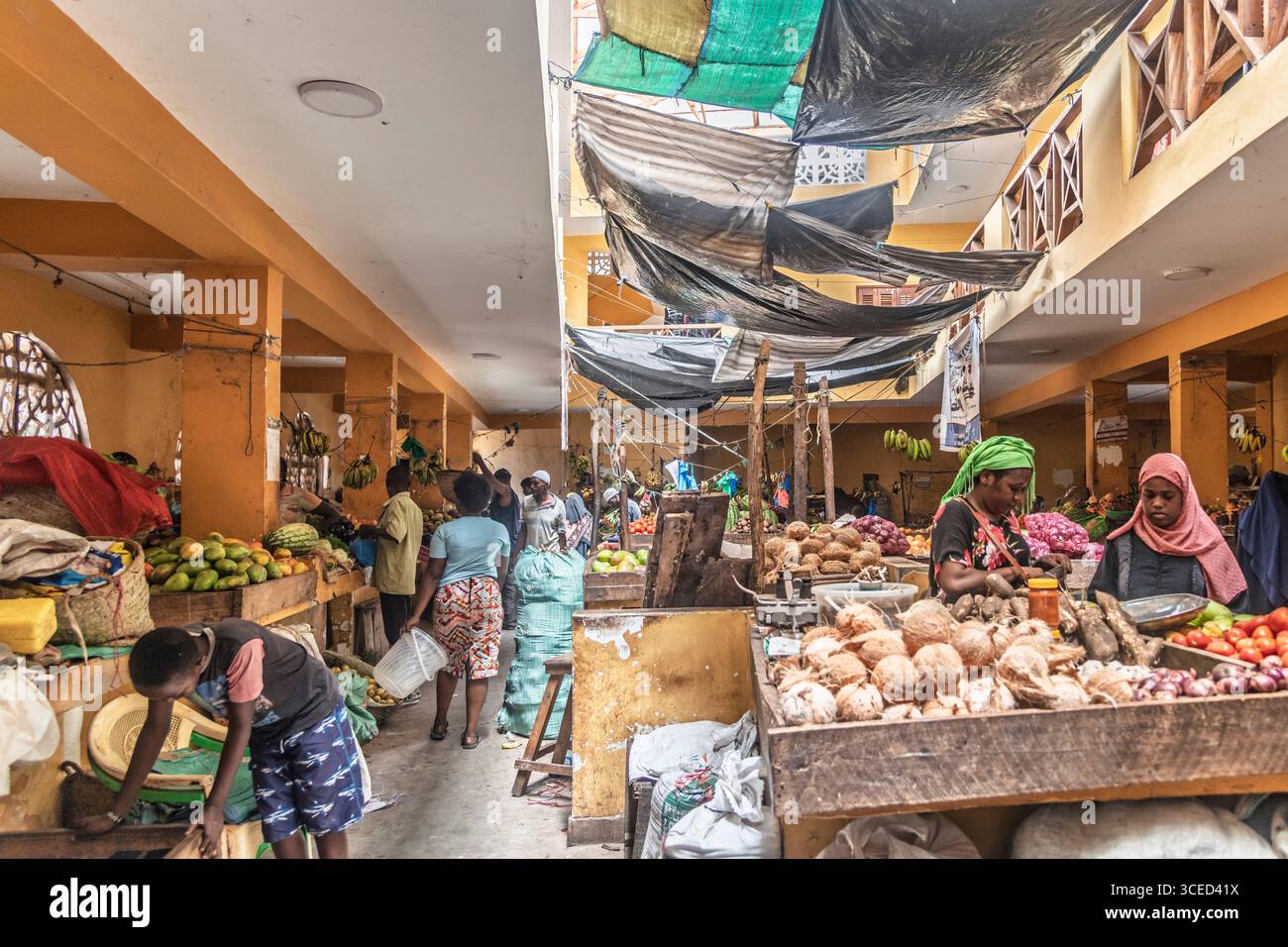 Fresh produce stall kenya hi-res stock photography and images - Alamy