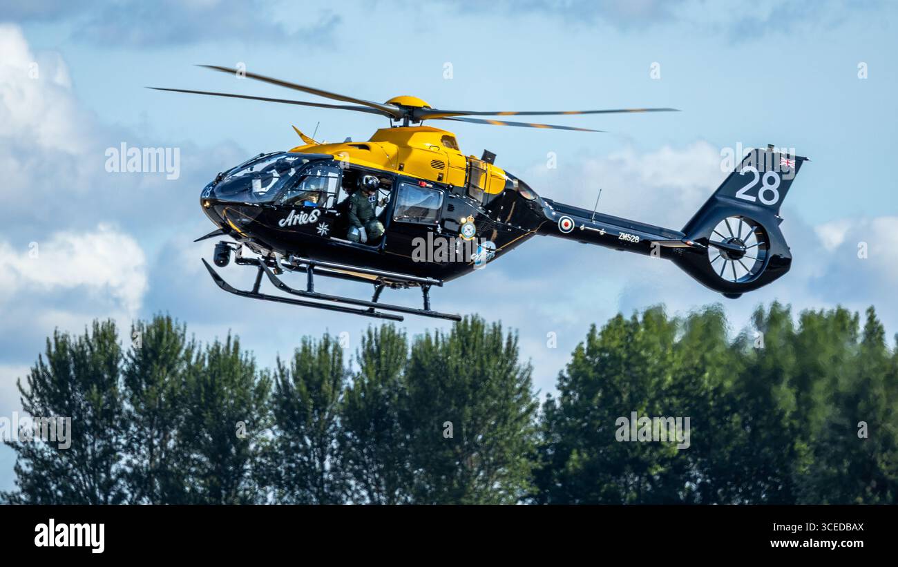royal-air-force-airbus-helicopters-juno-ht-1-arriving-at-raf