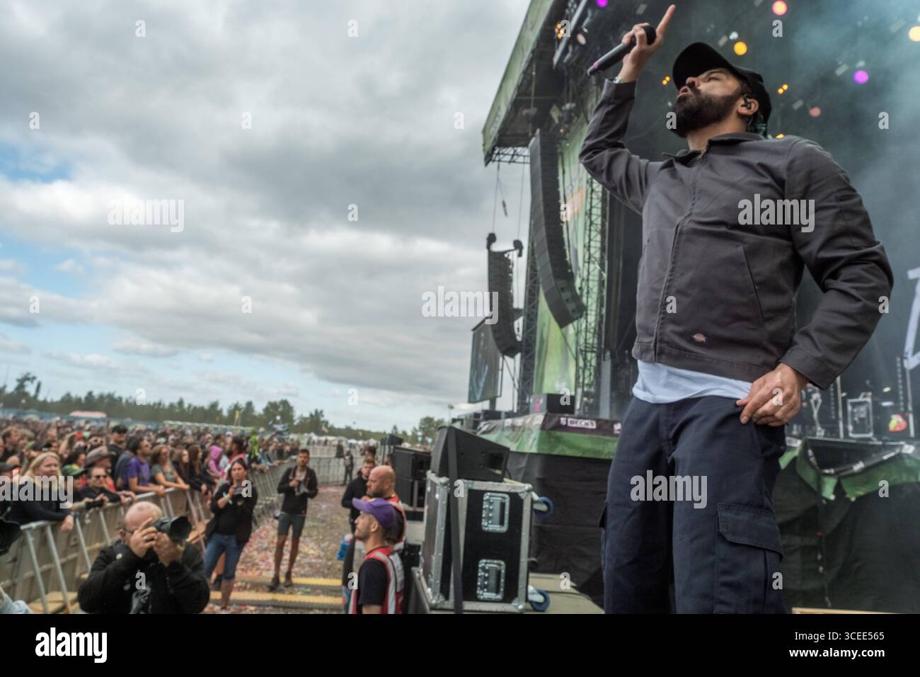 Camping in rock festival hi-res stock photography and images - Page 9 -  Alamy, image size:1300x956
