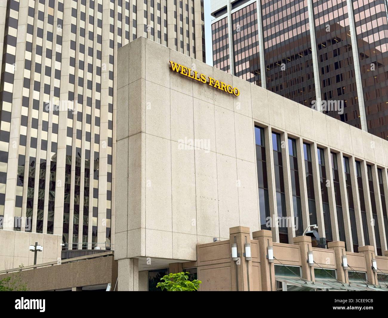 Denver, Colorado, USA - 2 June 2025: Exterior view of the offices of Wells Fargo in downtown Denver - Smartphone Captured Stock Image Denver, Colorado, USA - 2 June 2025: Exterior view of the offices of Wells Fargo in downtown Denver - Smartphone Captured Stock Image