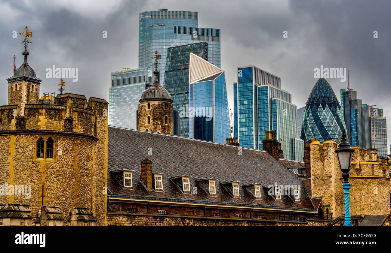 Historic and new architecture hi-res stock photography and images - Alamy