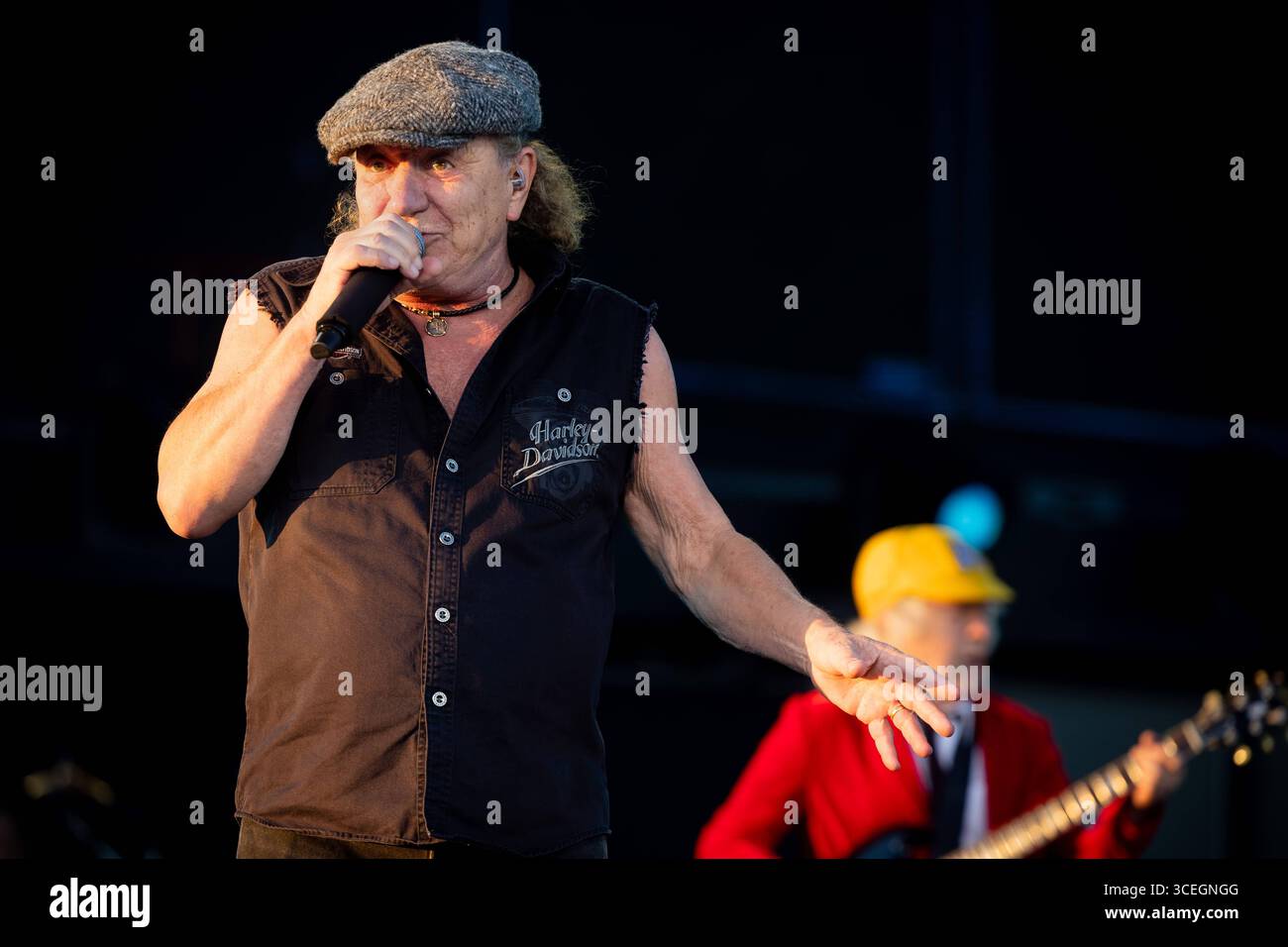 Karlsruhe, AC/DC - PWR UP TOUR 2025, 17.08.2025 Leadsaenger Brian ...