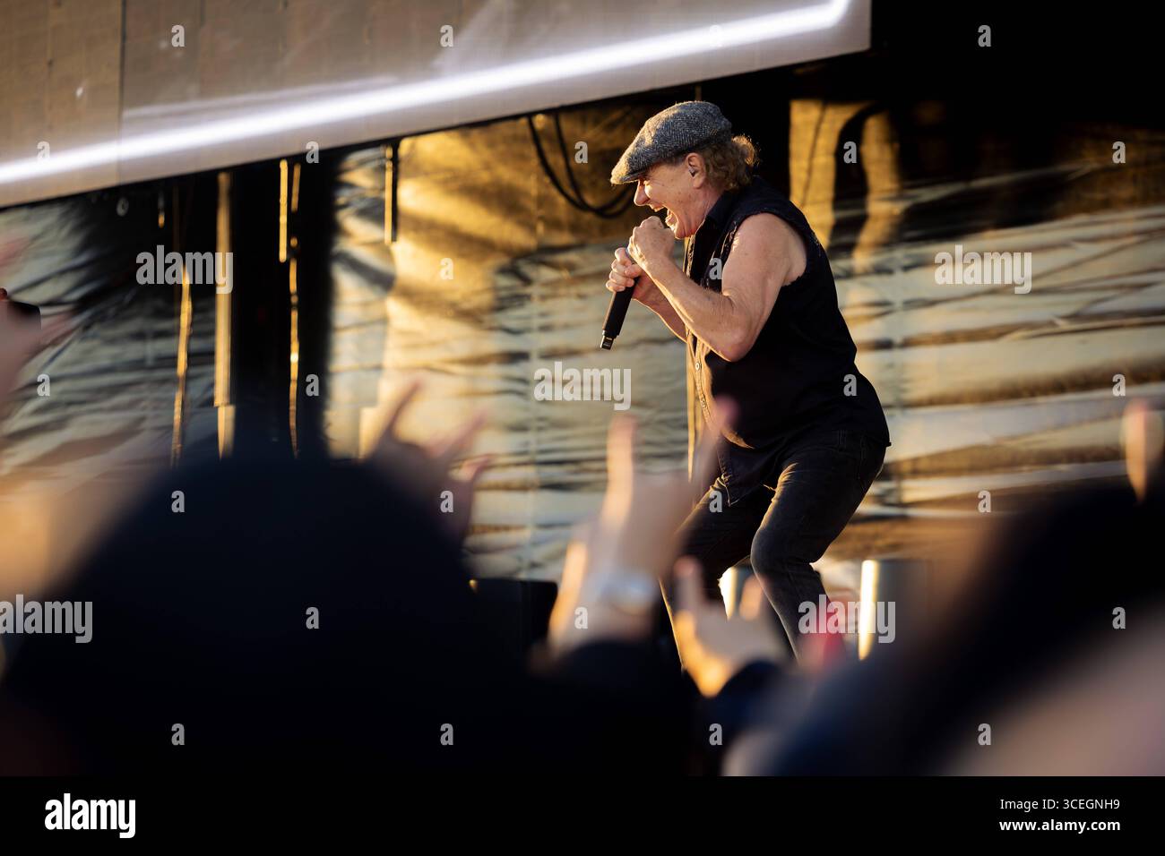 Karlsruhe, AC/DC - PWR UP TOUR 2025, 17.08.2025 Leadsaenger Brian ...