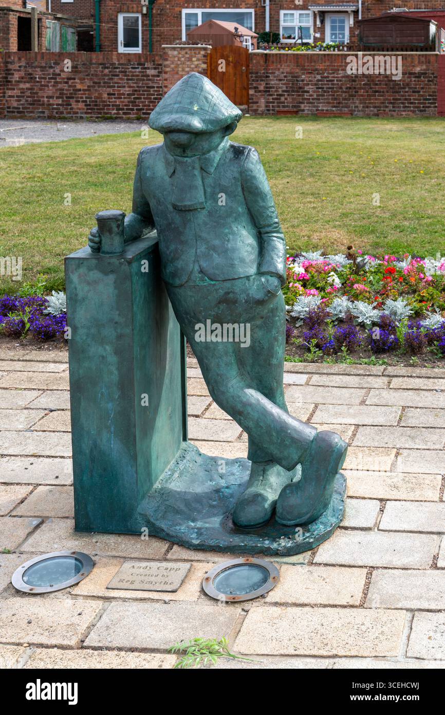 Andy Capp sculpture by Reg Smythe 2007, Hartlepool Headland, County Durham, England, UK Stock Photo