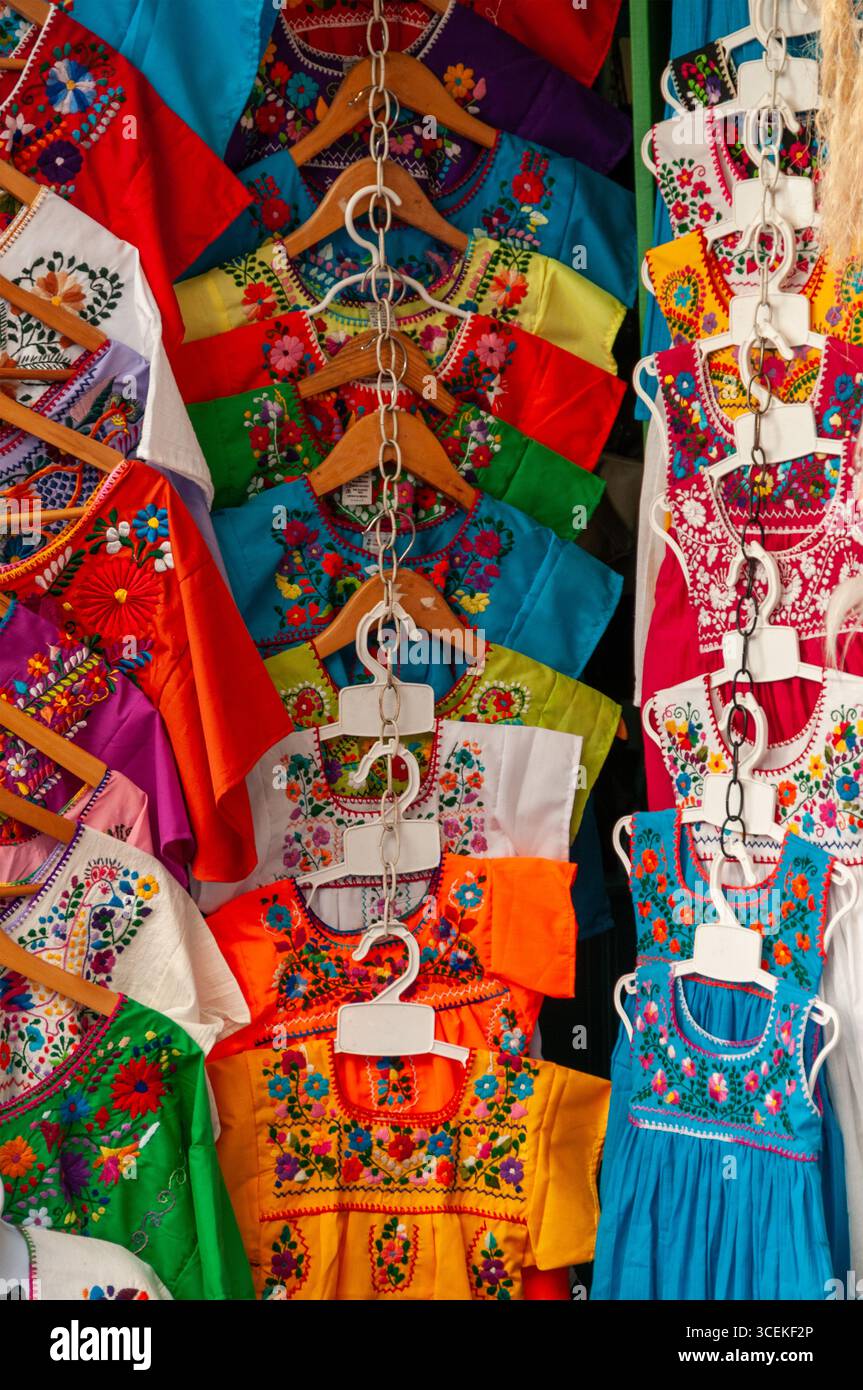 Mexican dresses hi-res stock photography and images - Alamy
