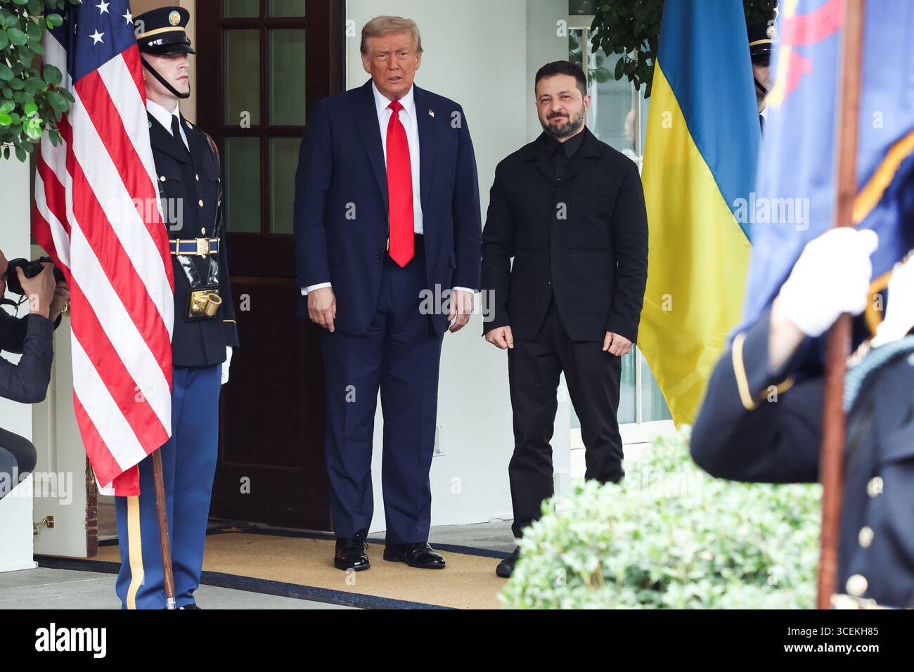 Donald Trump Criticizes Zelensky and Ukraine's Strikes on Russian Refineries Donald Trump Criticizes Zelensky and Ukraine's Strikes on Russian Refineries
