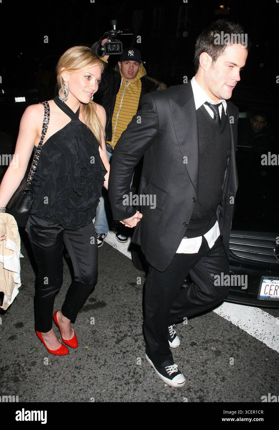 Hilary duff boyfriend hi-res stock photography and images - Alamy, image size:901x1390