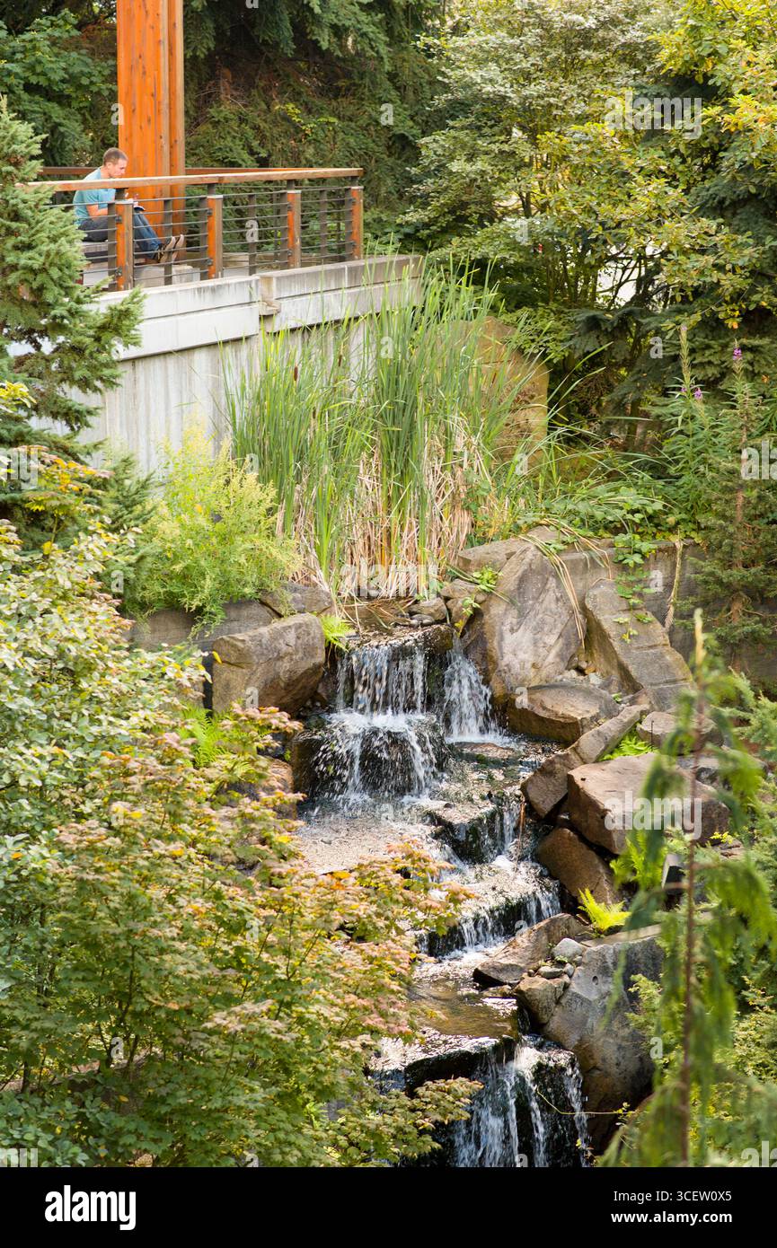 Rei seattle hi-res stock photography and images - Alamy