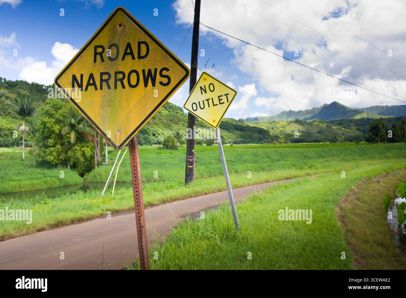 Road signs, Hanalei Valley, Kauai, Hawaii, USA Stock Photo - Alamy