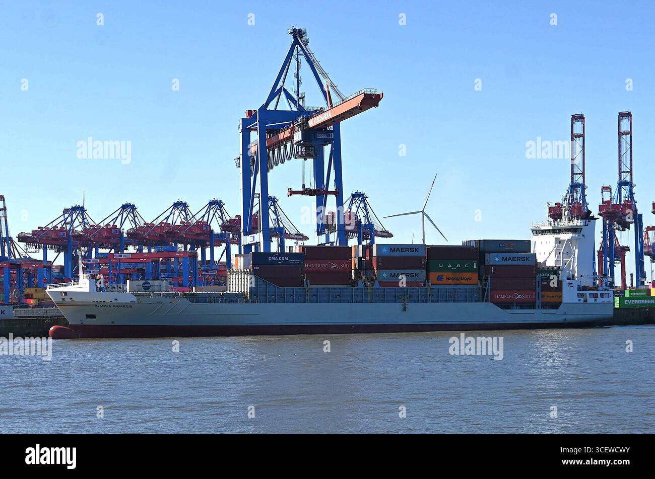Hamburg. Der Hamburger Hafen zählt zu den weltweit grössten ...