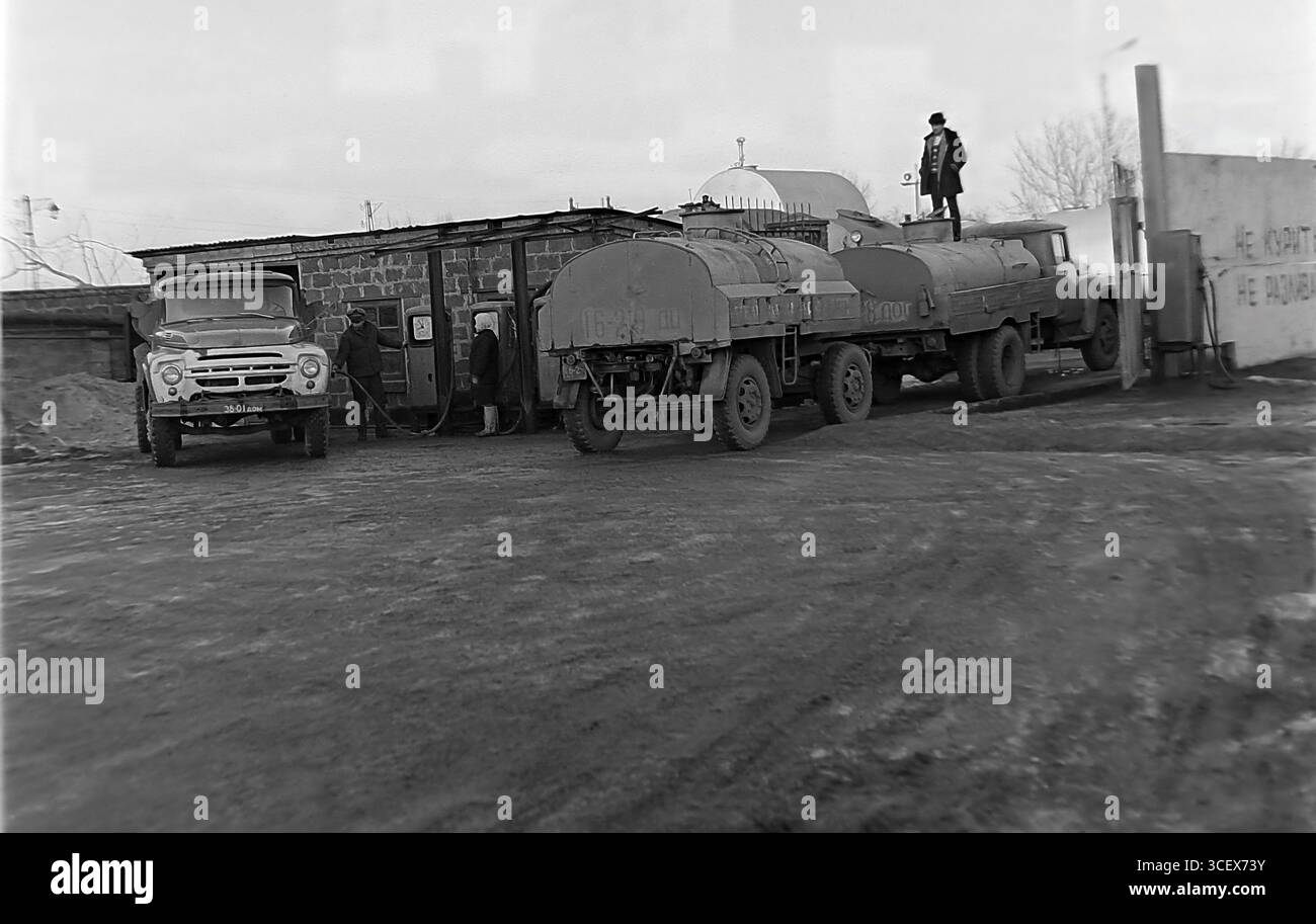 Driver tanker truck lost hi-res stock photography and images - Alamy