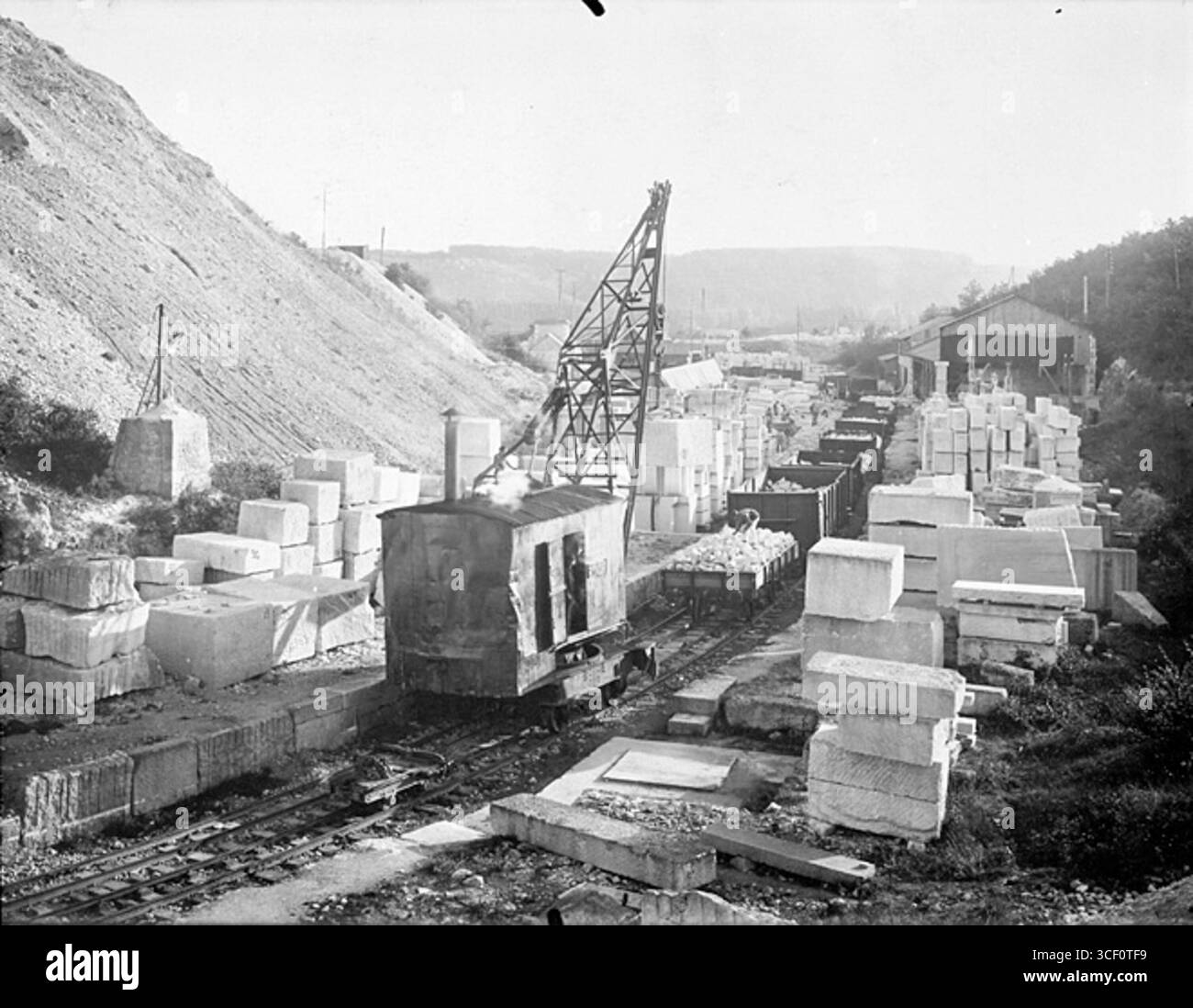 This photograph from around 1910 features a steam crane at the Artiges ...