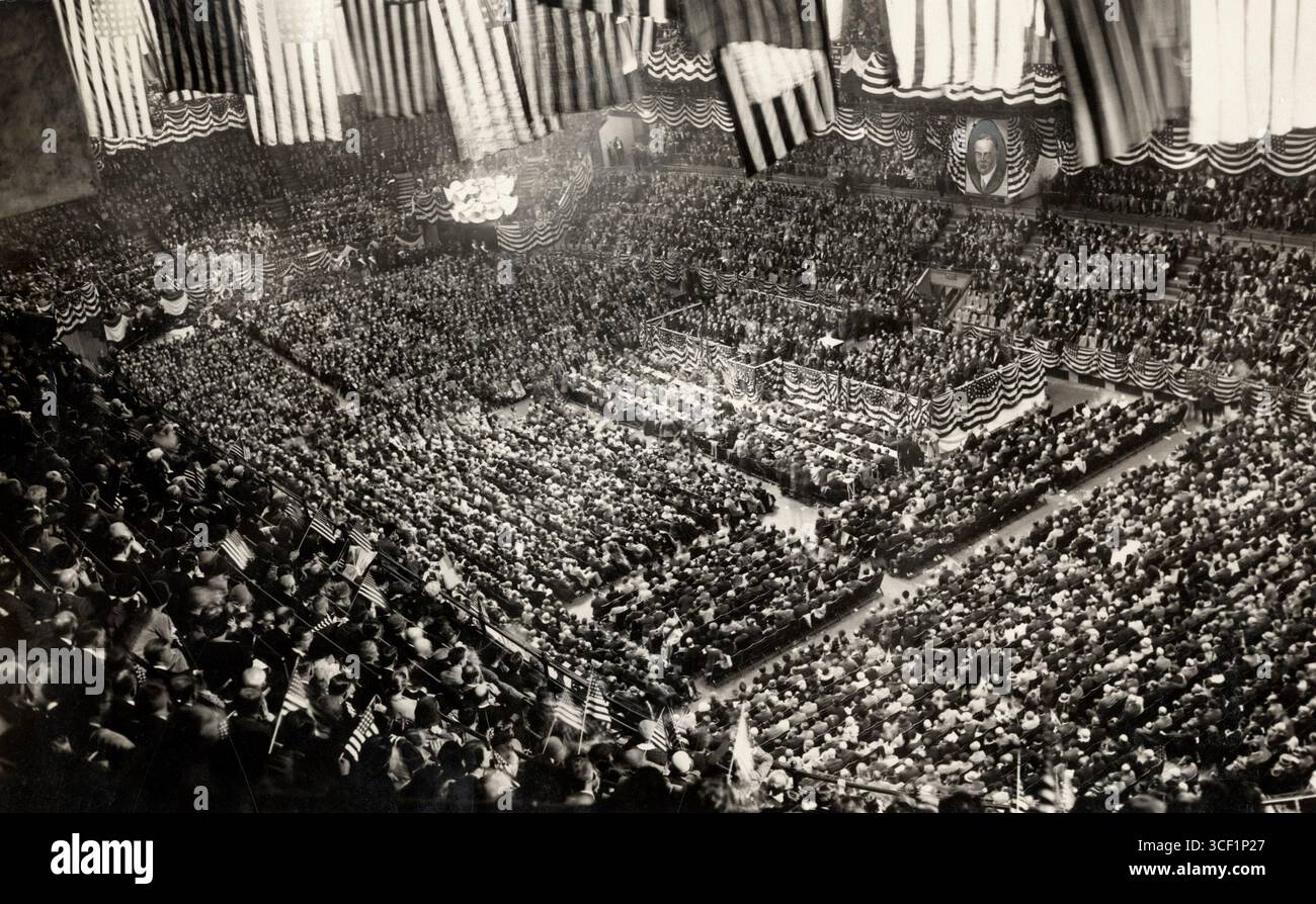 World War I, 1918: Mass celebration of the Armistice in New York on 10