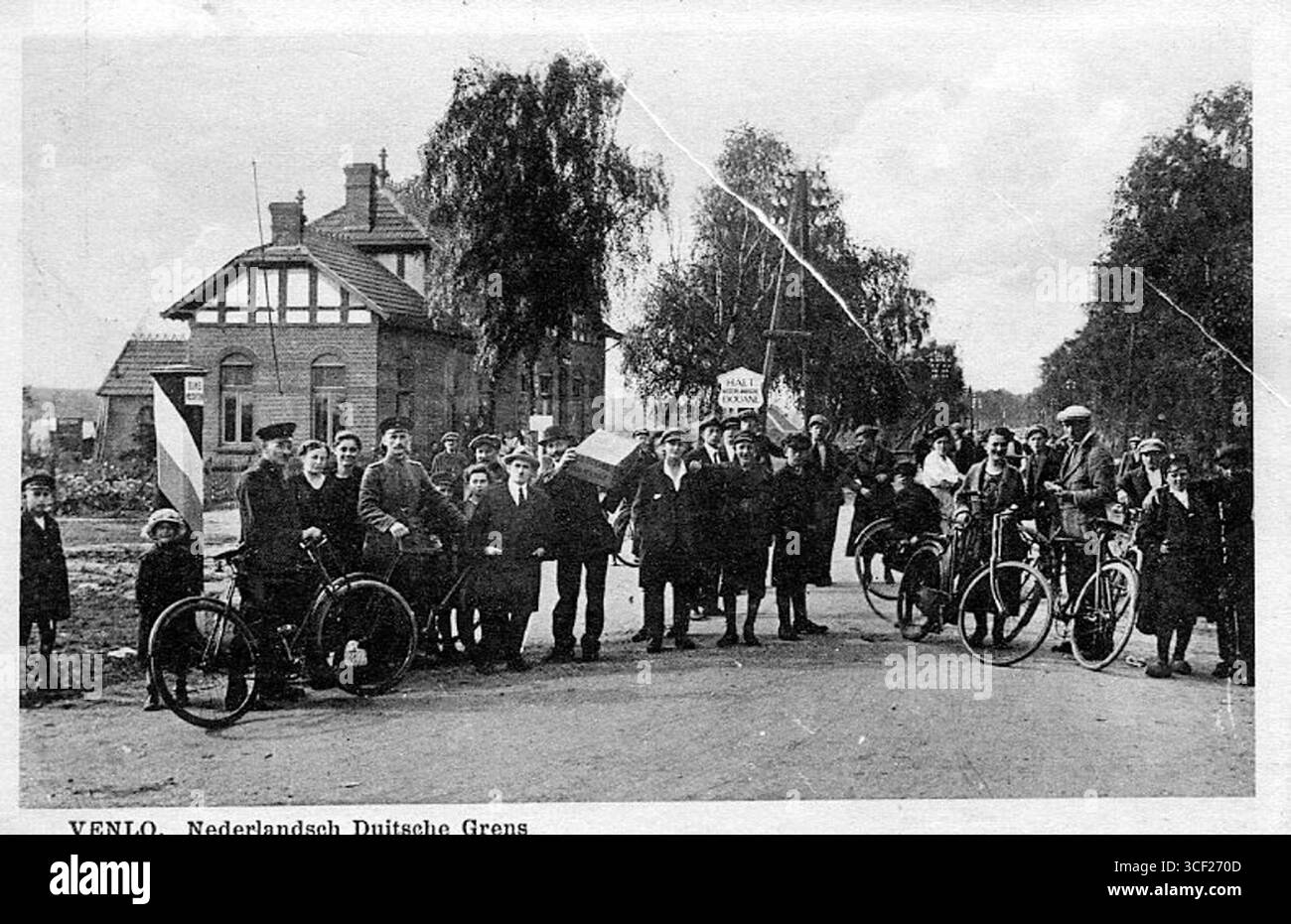 Border closed on german Black and White Stock Photos & Images - Alamy