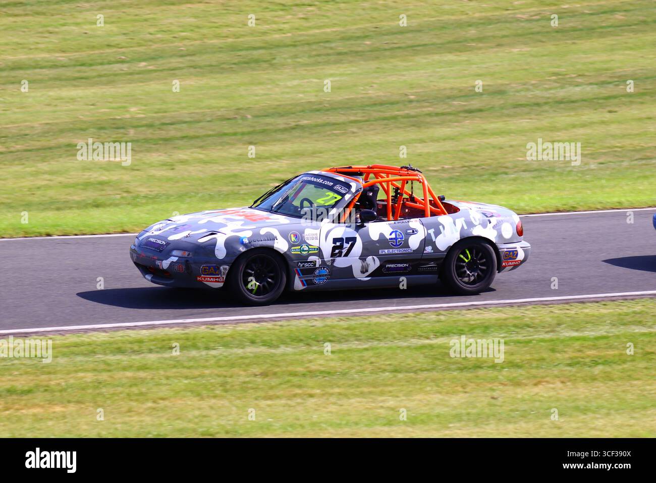 Brscc car racing at Cadwell Park Lincolnshire Stock Photo - Alamy