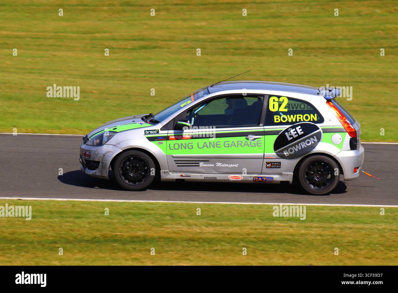 Brscc car racing at Cadwell Park Lincolnshire Stock Photo - Alamy
